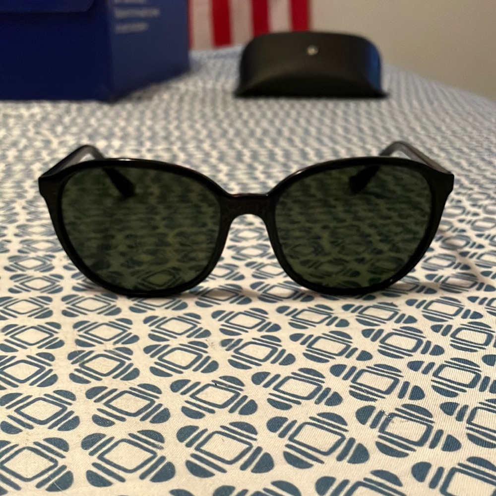 Women black Sunglasses hut